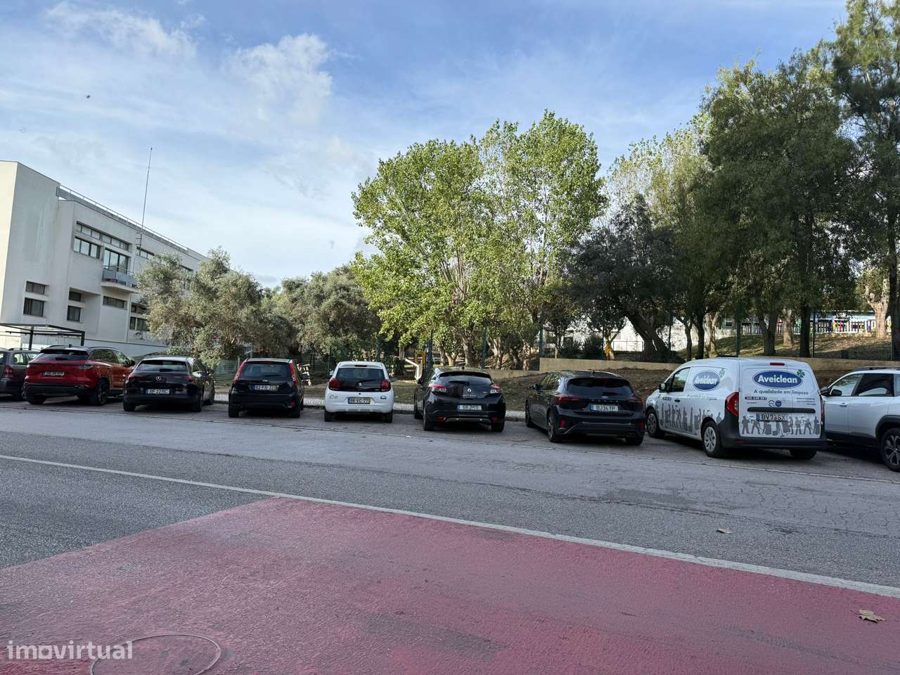 VENDE-SE LOJA BEM LOCALIZADA NA POVOA SANTA IRIA, BOM PREÇO-4