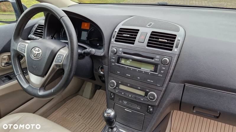 Toyota Avensis 1.8 Premium EU5 - 14