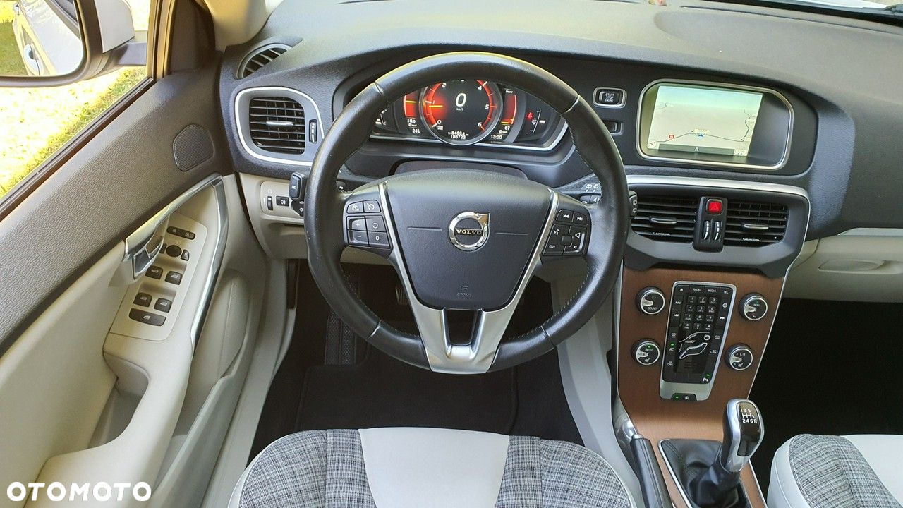 Volvo V40 - 18