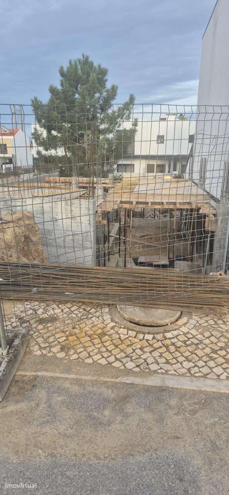 Moradia nova geminada em construção na Maçã em Sesimbra. - Grande imagem: 5/9