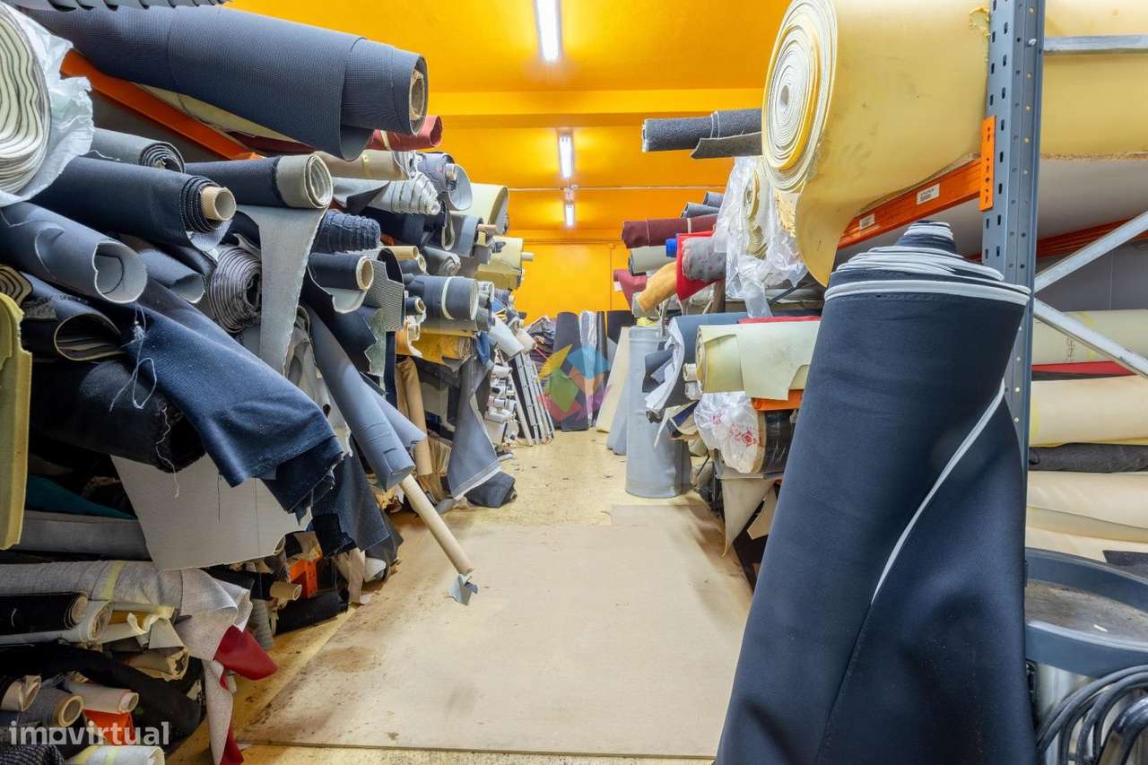 Armazém na Zona Industrial de São João de Vêr-20