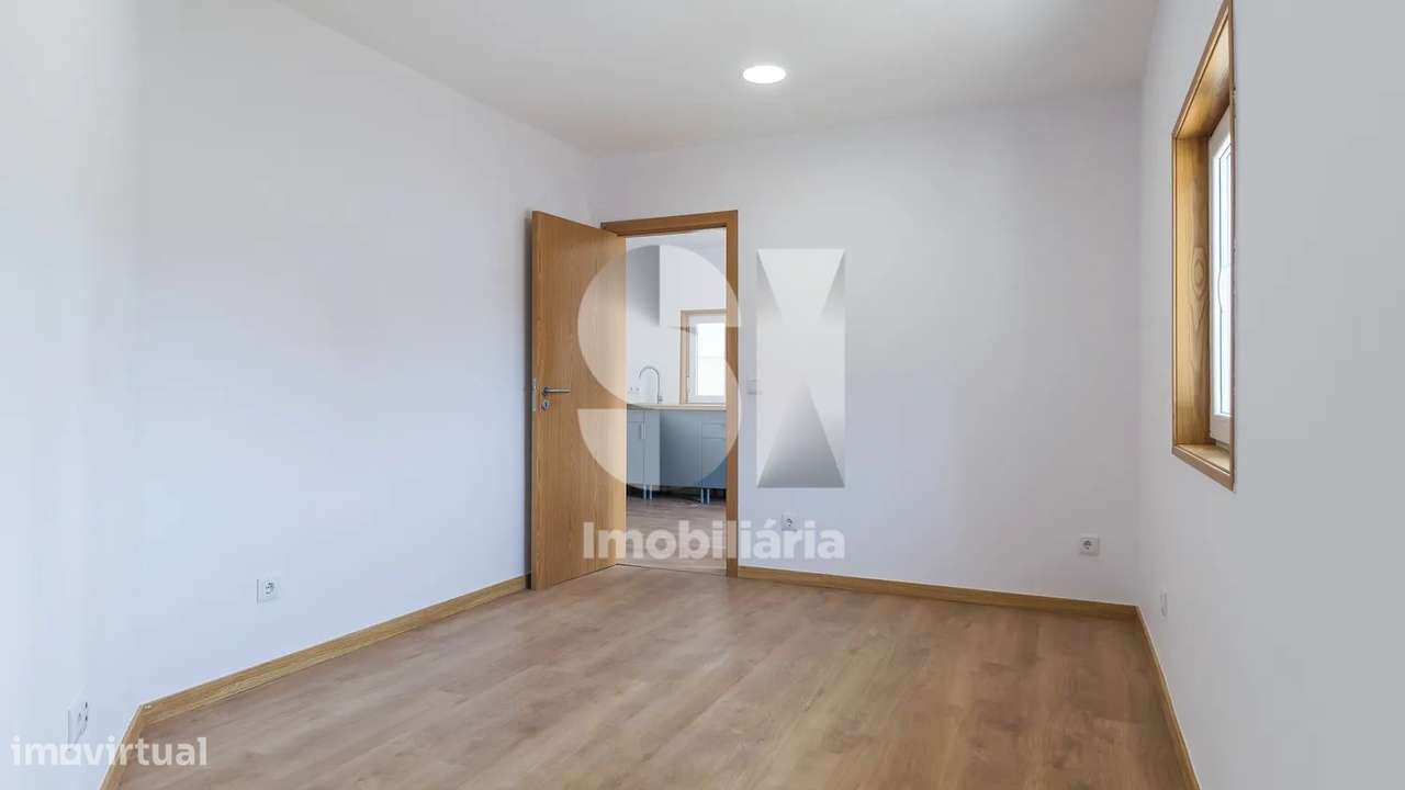 Moradia T2 renovada Santa Clara - Grande imagem: 4/19