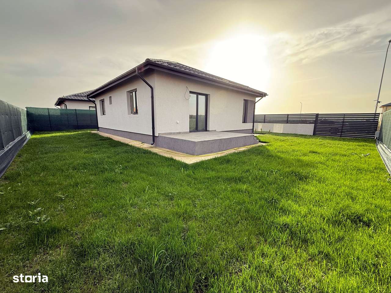 Casa moderna / 3 Camere / 2 Bai / Curte amenajata - Imagine principală: 5/18