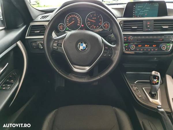 BMW Seria 3 320d xDrive AT - 12