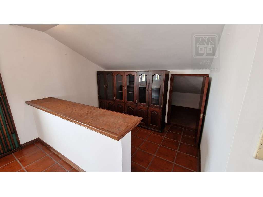 VENDA de MORADIA - VIVENDA T4+1 com Jardim e Garagem - Relva, Ponta...-51