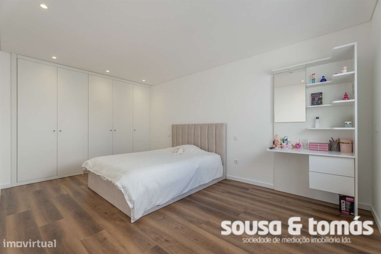 Moradia Geminada T3+1 Venda em Milagres,Leiria-15
