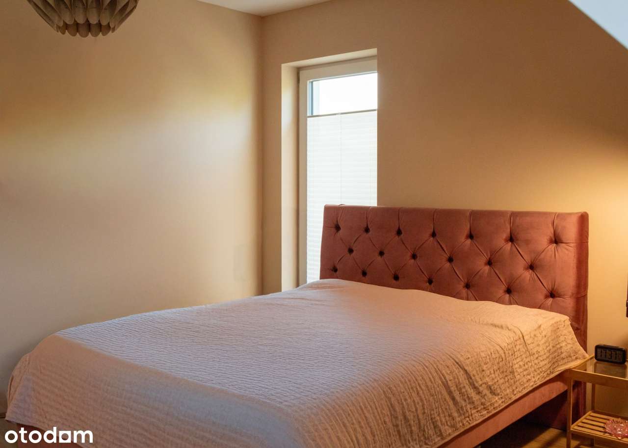 Wyjątkowy dom w Nowodworcach - bliźniak z 2023 roku-13