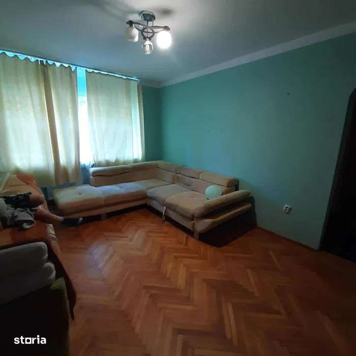 Apartament 3 camere, 70 mp,  Etaj 1/4 – Micro 16, Universului colt c - Imagine principală: 2/8