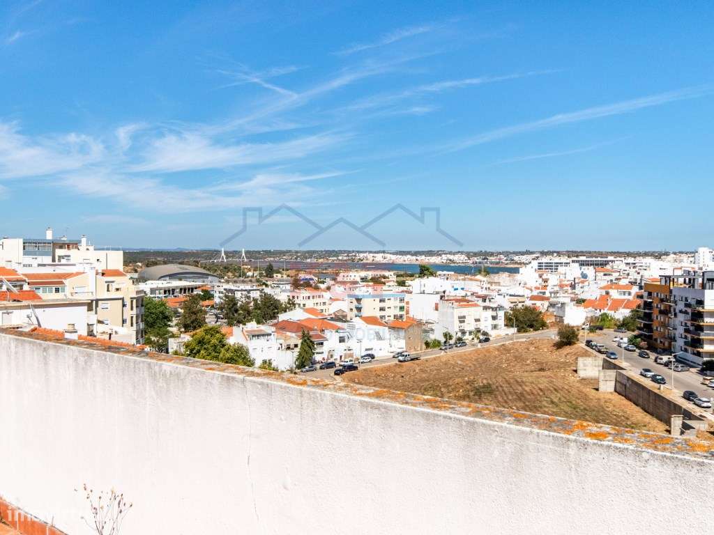 Penthouse T4 com terraço e garagem box-8