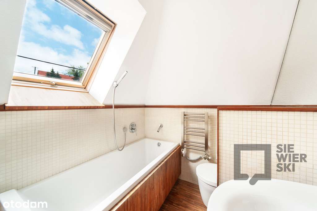 Dwupoziomowy apartament z balkonem i wid na góry-5