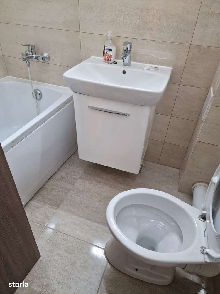 De vânzare apartament 2 camere dec. Zamca-Suceava loc parcare privată-4