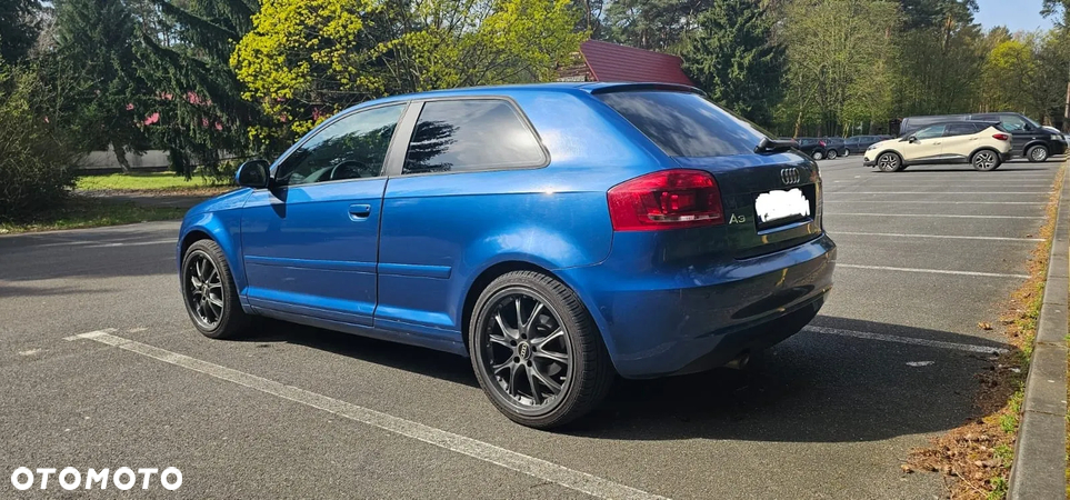 Audi A3 1.6 TDI Ambiente - 2