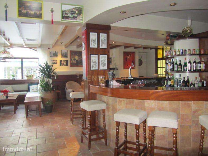 Espaço Comercial com 148,5 m² no Coração da Estrada de Santa Eulalia --8