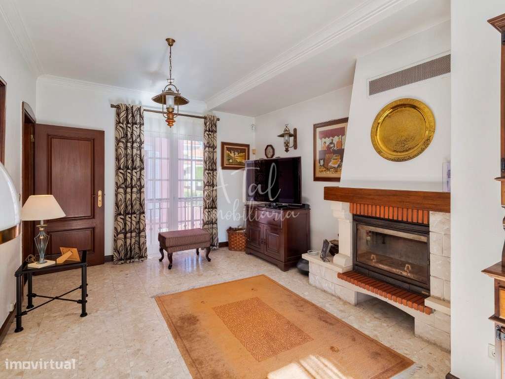 Moradia V6 centro do Montijo-10