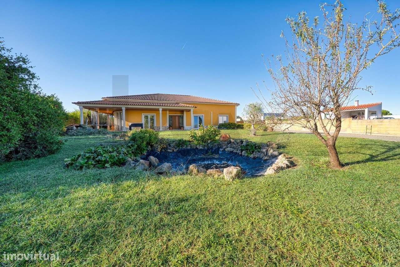 Moradia T5 localizada a apenas 12 minutos (9,5 km) de Santarém - Grande imagem: 4/43