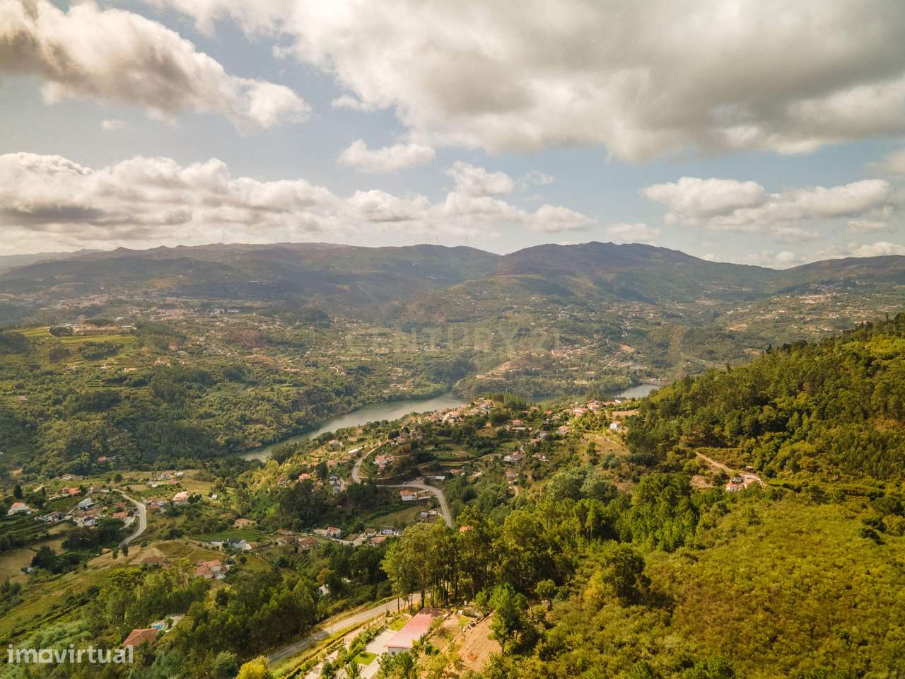 Terreno com vista Rio em Paços de Gaiolo, Marco de Canaveses - Grande imagem: 1/12