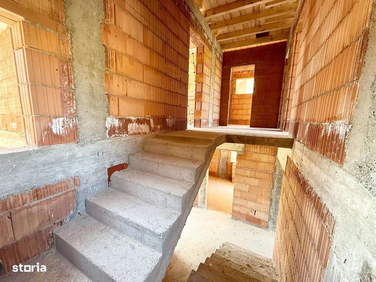 Casă de vânzare – zona linistita | 5 camere | teren 340 mp-1