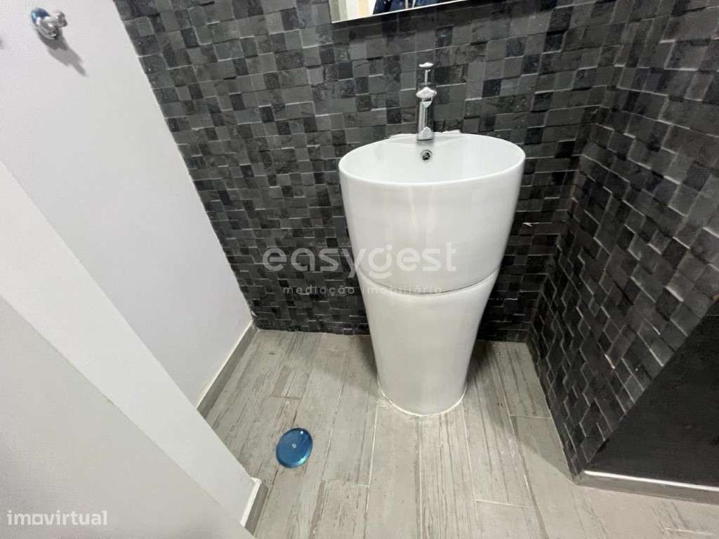 Loja com 80m2, nas Av. Novas potencial várias atividades de serviços - Grande imagem: 5/25