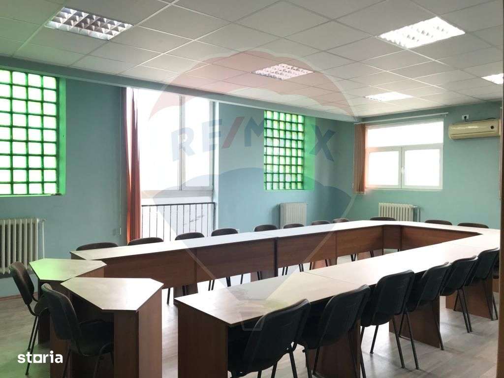 De închiriat spațiu birouri de 171mp în zona Intim