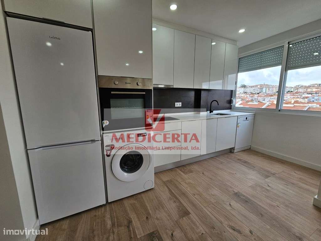 Amadora- Damaia-Cima T4 (104m2) Totalmente remodelado - Grande imagem: 3/19