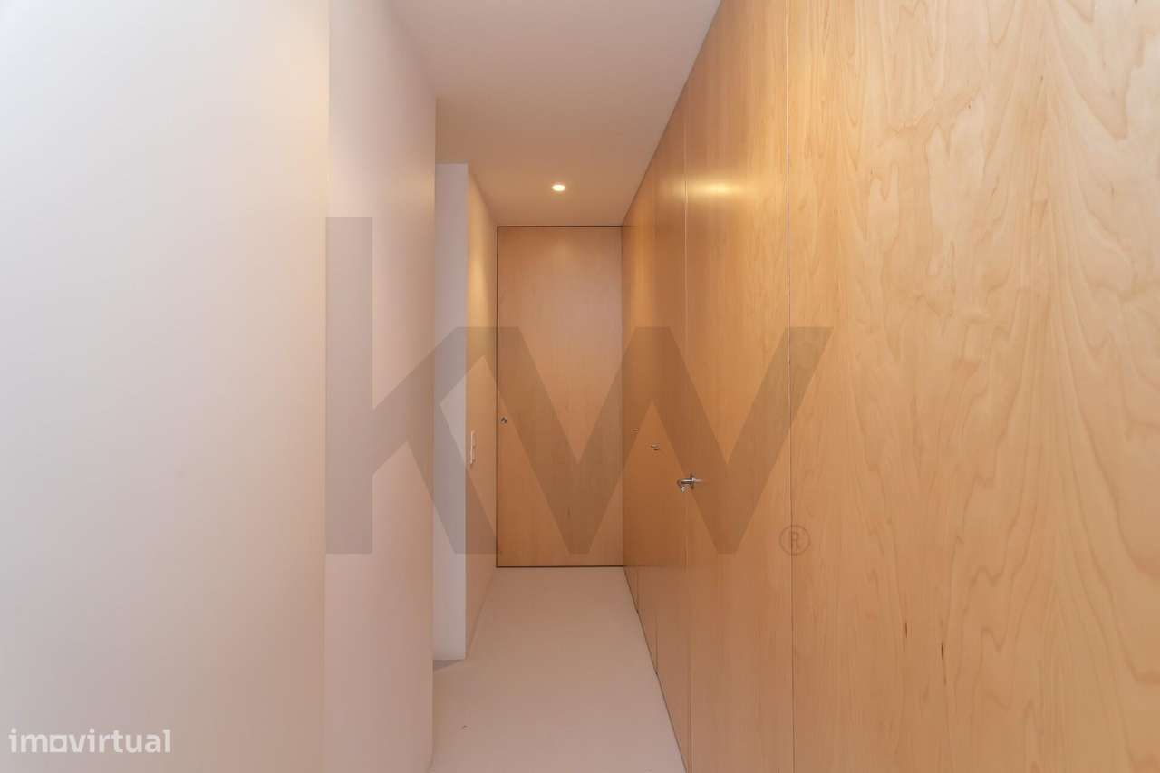 Apartamento T3 Renovado no Condomínio Torres de Lisboa | Laranjeiras S-37