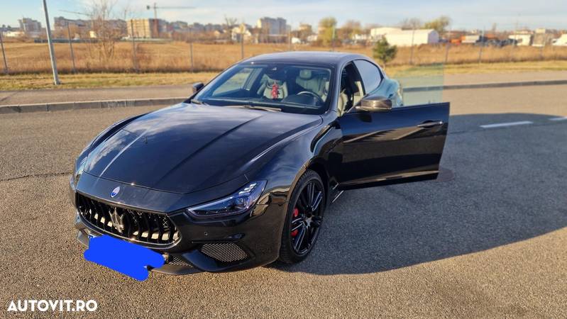 Maserati Ghibli GranSport - 19