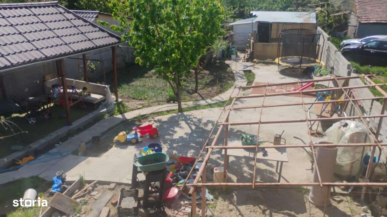 Casa compusa din 2 apartamente - Imagine principală: 2/7