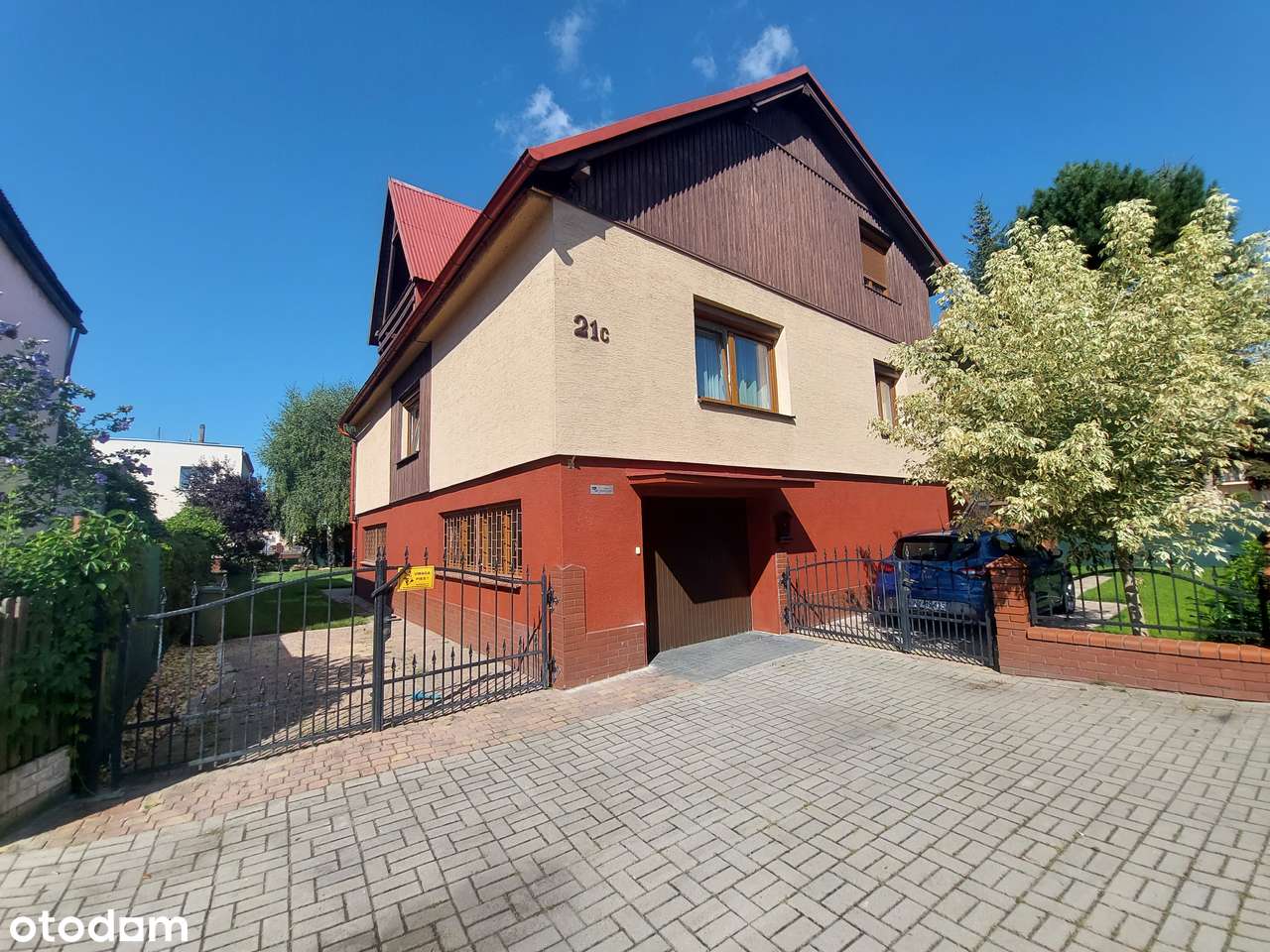 Dom położony w cichej i spokojnej okolicy w Nysie - Pełny obrazek: 3/19