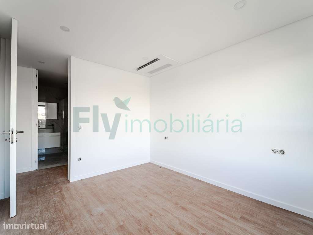 Apartamento T3 com Excelentes Áreas em Zona Central de Lousada-28