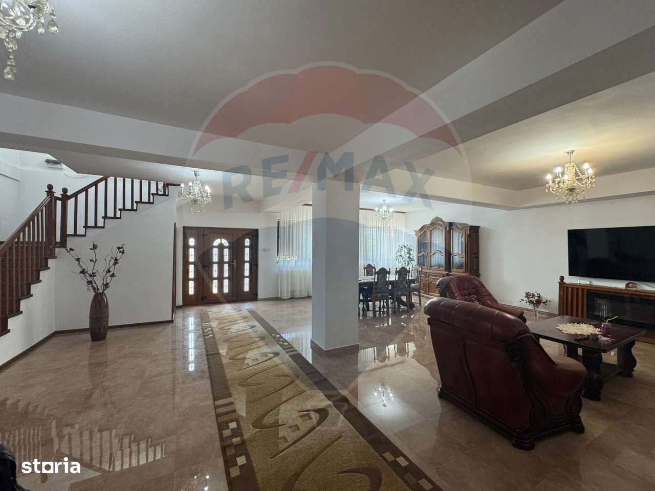 Casă / Vilă cu 6 camere de vânzare - Imagine principală: 5/20