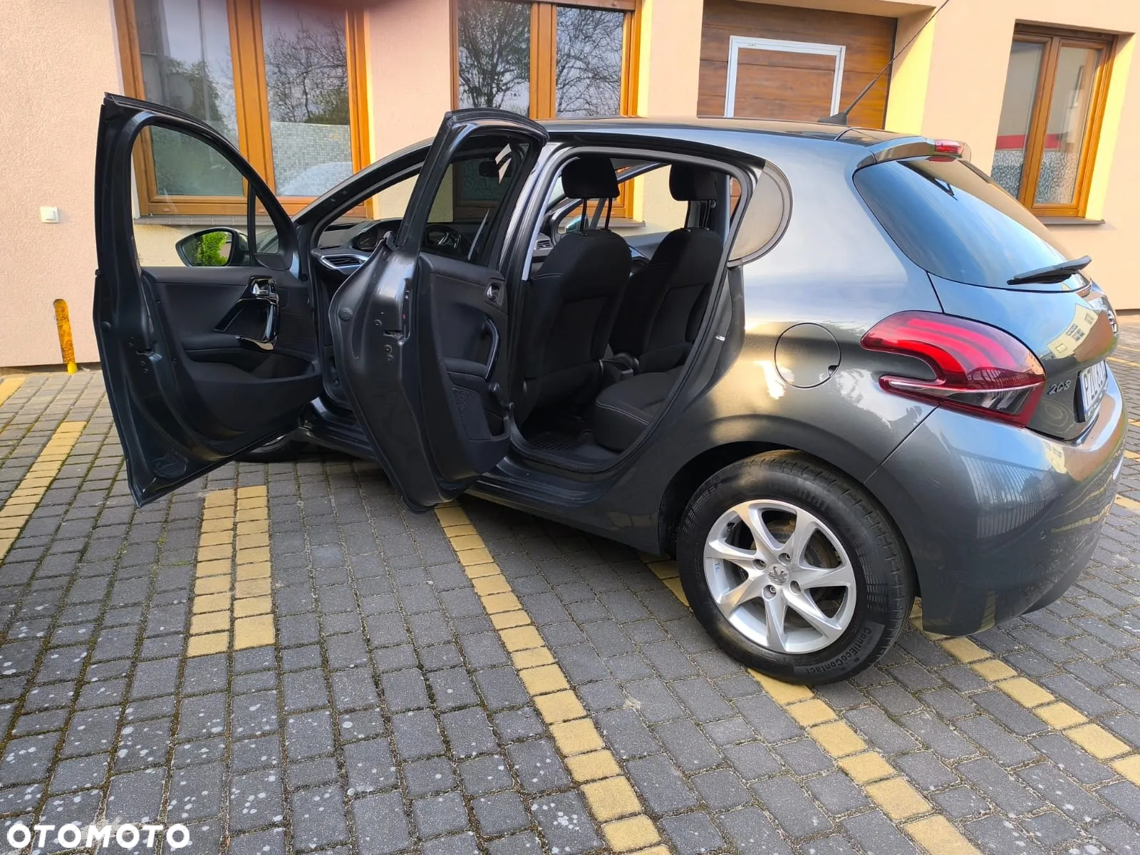 Peugeot 208 1.2 PureTech Allure - 11