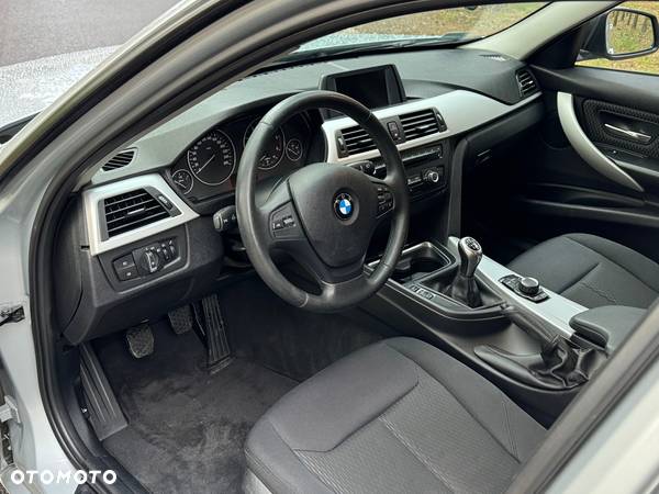 BMW Seria 3 316d - 9