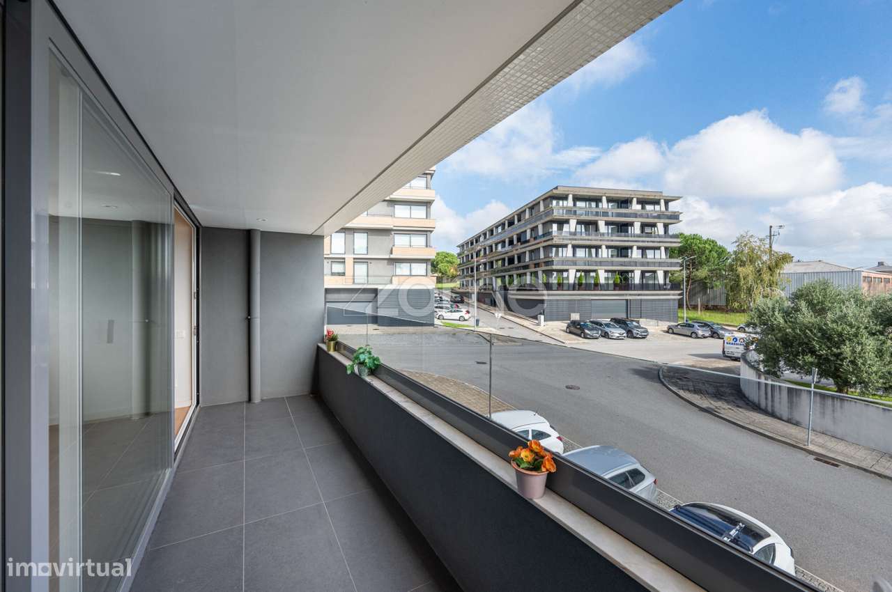 Apartamento T3 Semi-Novo em Calendário-11
