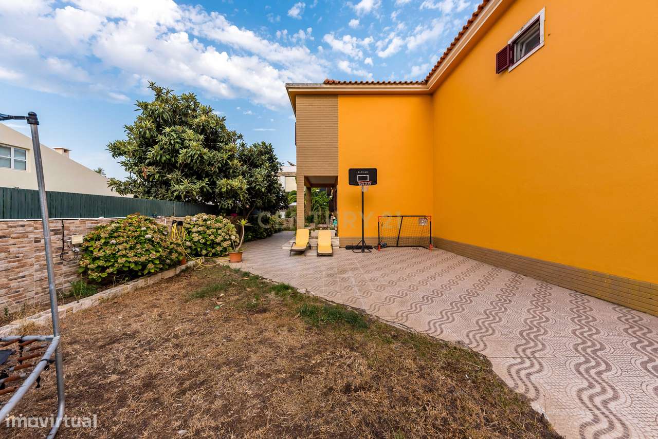 Moradia  T4 - Charneca da Caparica  com Jardim e Garagem - Grande imagem: 4/41