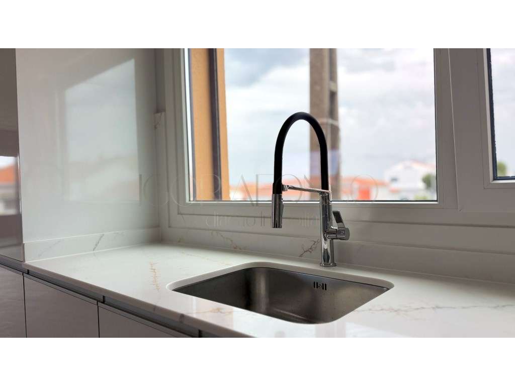 Excelente Apartamento T2 localizado na Zona Central de Azeitão-7