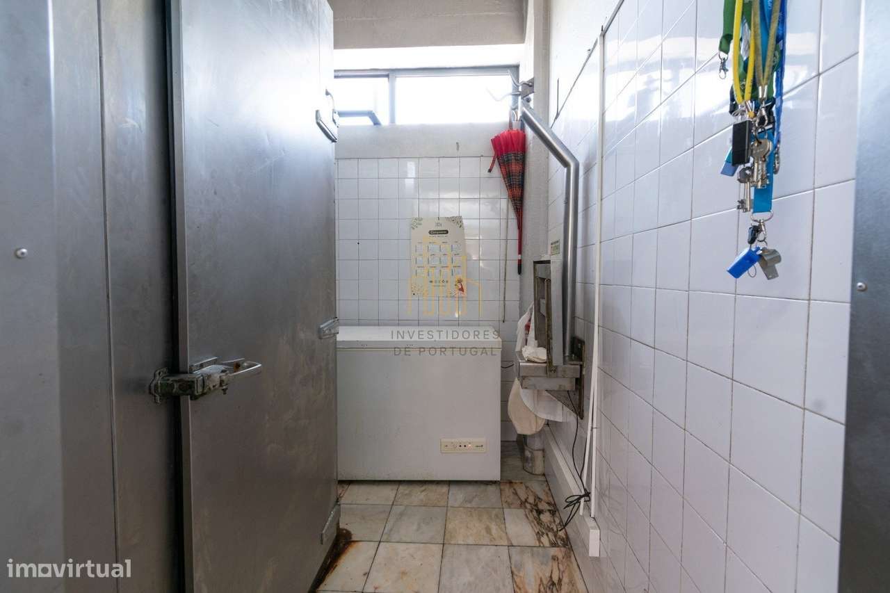 OPORTUNIDADE ÚNICA DE INVESTIMENTO NO CENTRO COMERCIAL DO CACÉM-6