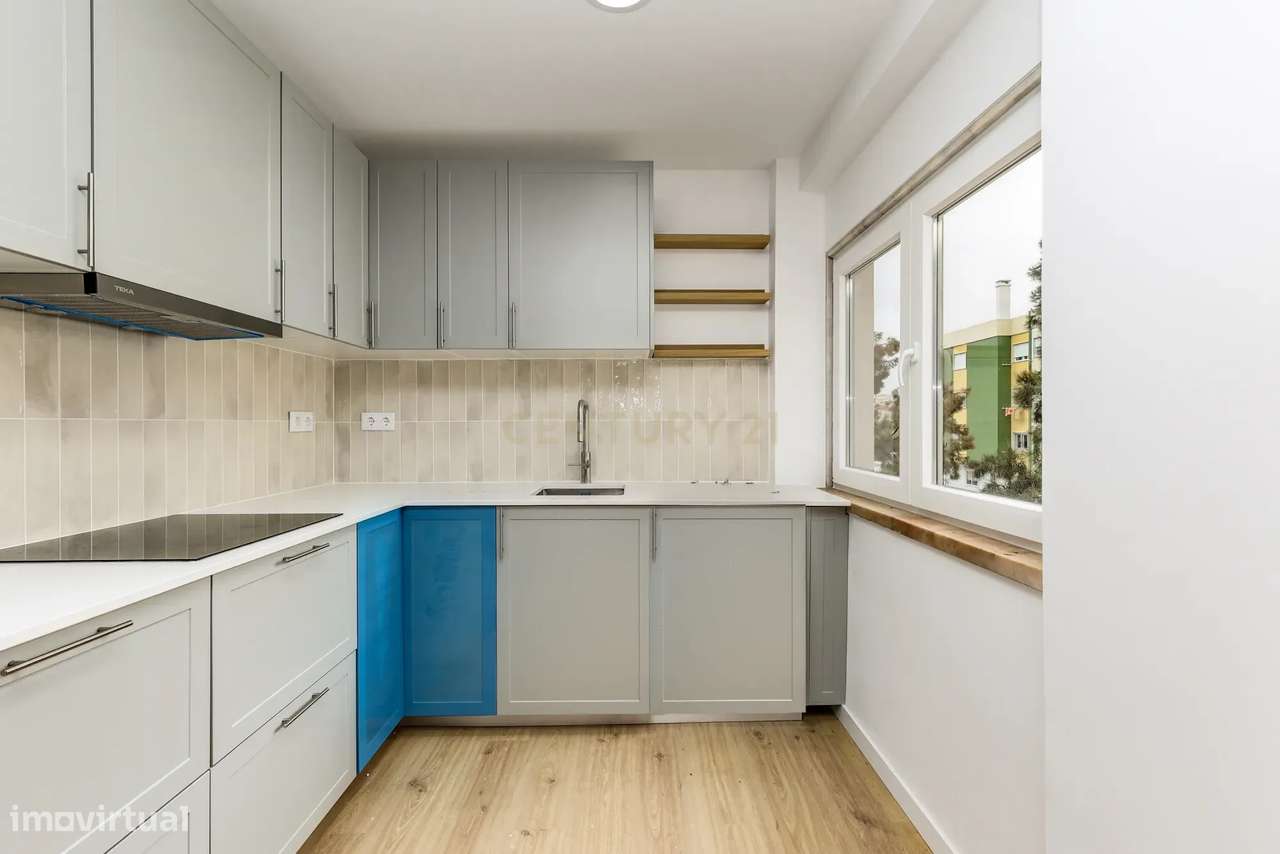 Apartamento T3 totalmente renovado com excelentes áreas em Massamá - Grande imagem: 4/23