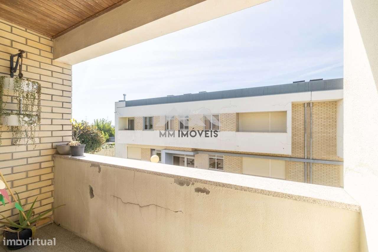 Apartamento T2 | Condomínio Fechado | Maia | Varandas | Box - Grande imagem: 4/54