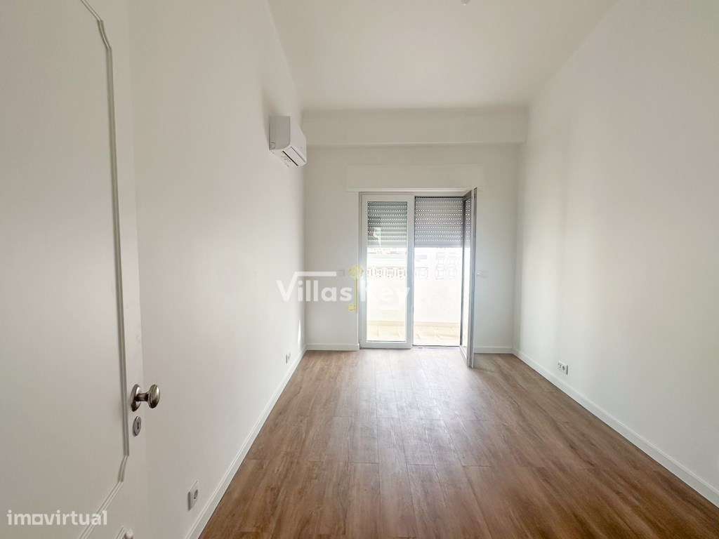 Apartamento T2 renovado para venda no centro e junto à praia de Car... - Grande imagem: 5/25