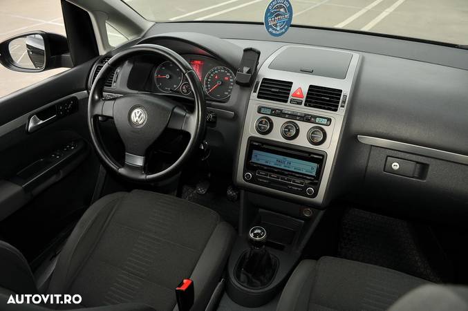 Volkswagen Touran - 5