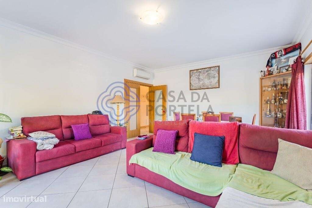 Apartamento T4 com 2 lugares de estacionamento, arrecadação e dois ter-6