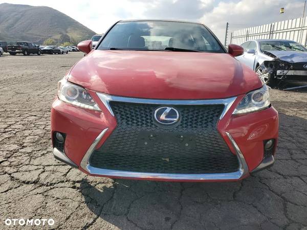 Lexus CT - 3