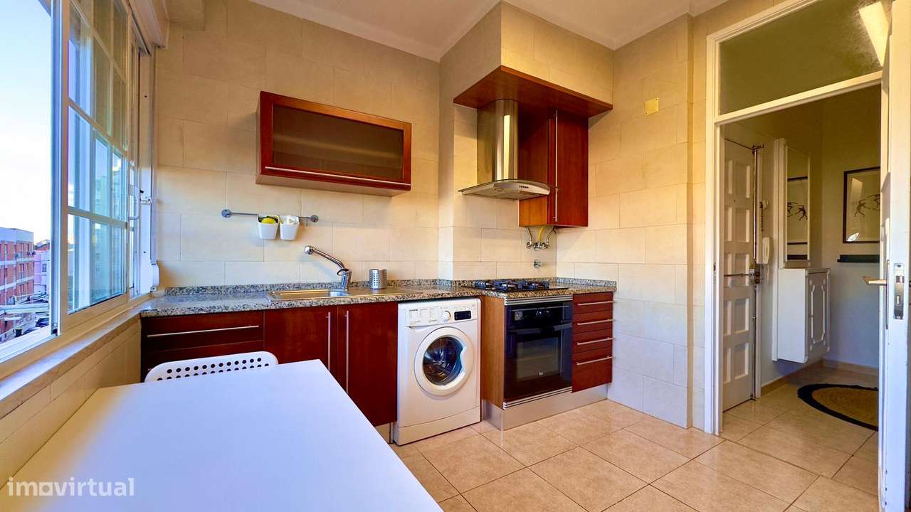 T2 - renovado - equipado - mobilado - vista desafogada - Ameixoeira - Grande imagem: 3/18