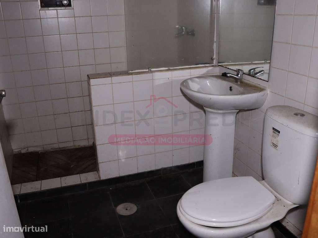 Duas moradias (1 moradia V1 + 1 moradia V2) em Alvarenga, Arouca-21