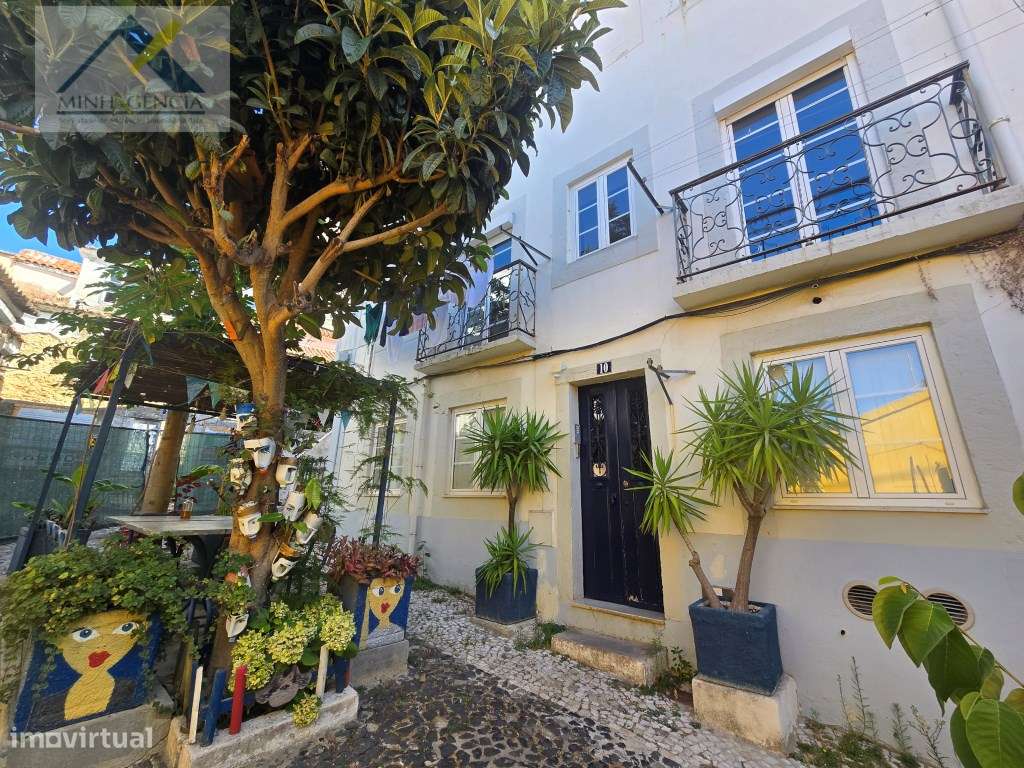 Apartamento T2 junto ao Jardim da Graça em Lisboa-7