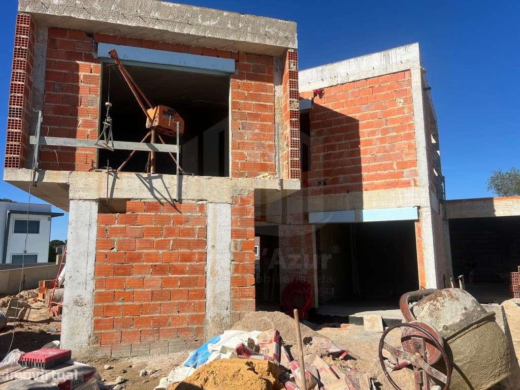 Moradia Isolada T4 com piscina e garagem - Azeitão-13