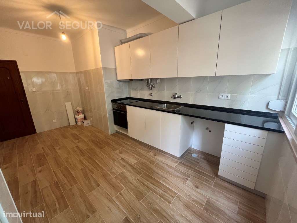Apartamento T2 remodelado na Quinta da Vala em Alverca do Ribatejo