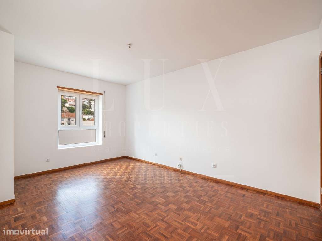 Apartamento T4 com Garagem | Rua Sanches da Gama, Coimbra-13