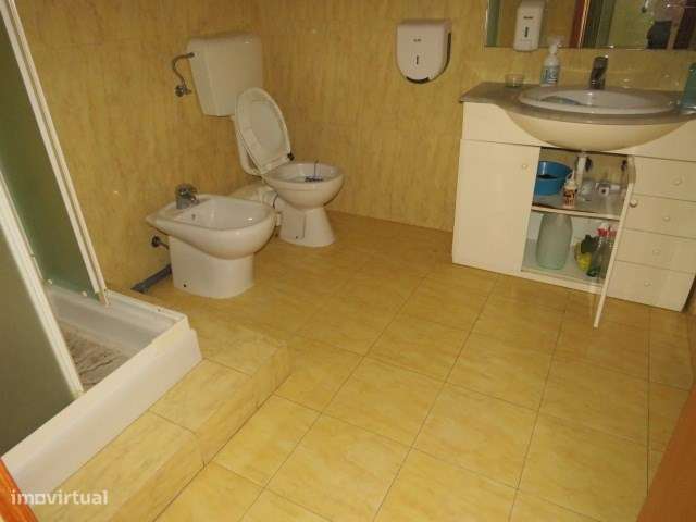 Garagem C/ 234 M2 - Bairro Afonso Costa - Setubal-8