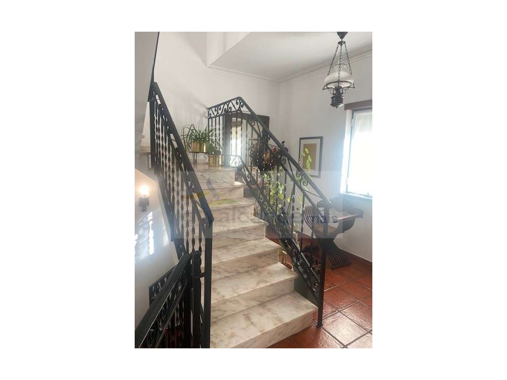 Moradia Exclusiva de Alto Padrão com Espaços Exterior Privativo-6